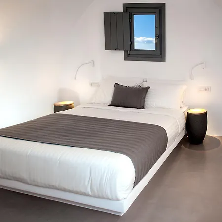 Alunia Incognito - Adults Only 4*