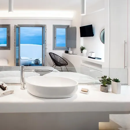 Alunia Incognito - Adults Only