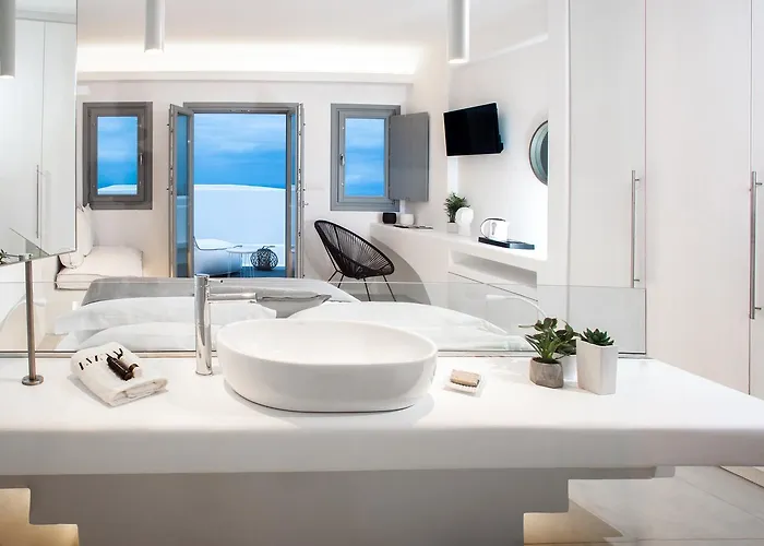 Alunia Incognito - Adults Only